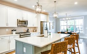 Cozy South Carolina Abode - Steps From Main Street